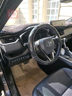 تۆیۆتا ڕاڤ 4